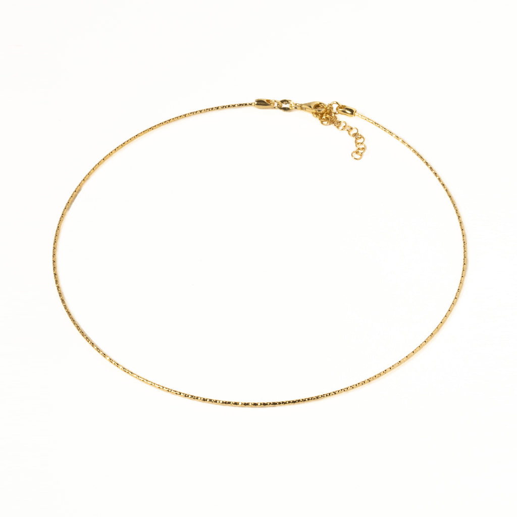 Colar Elegância Dourada - COLEÇÃO ESSÊNCIA