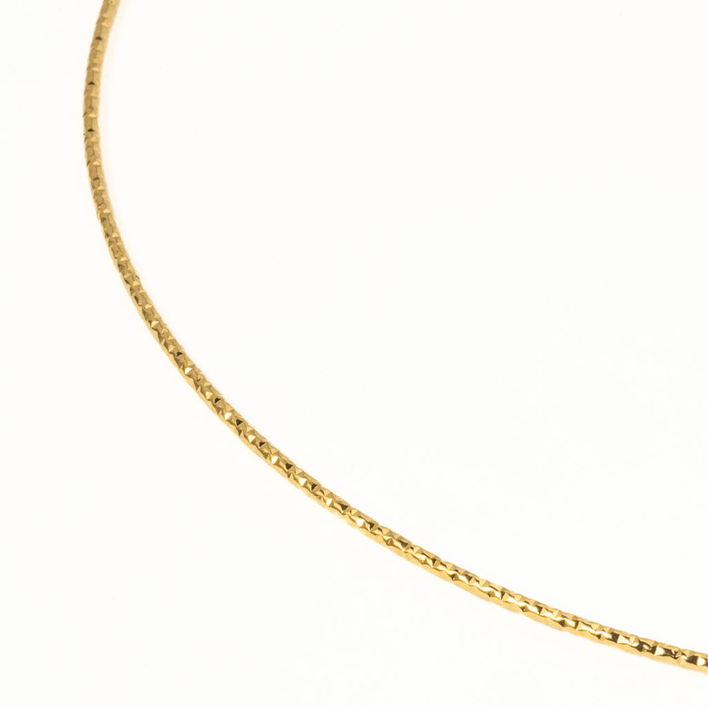 Colar Elegância Dourada - COLEÇÃO ESSÊNCIA