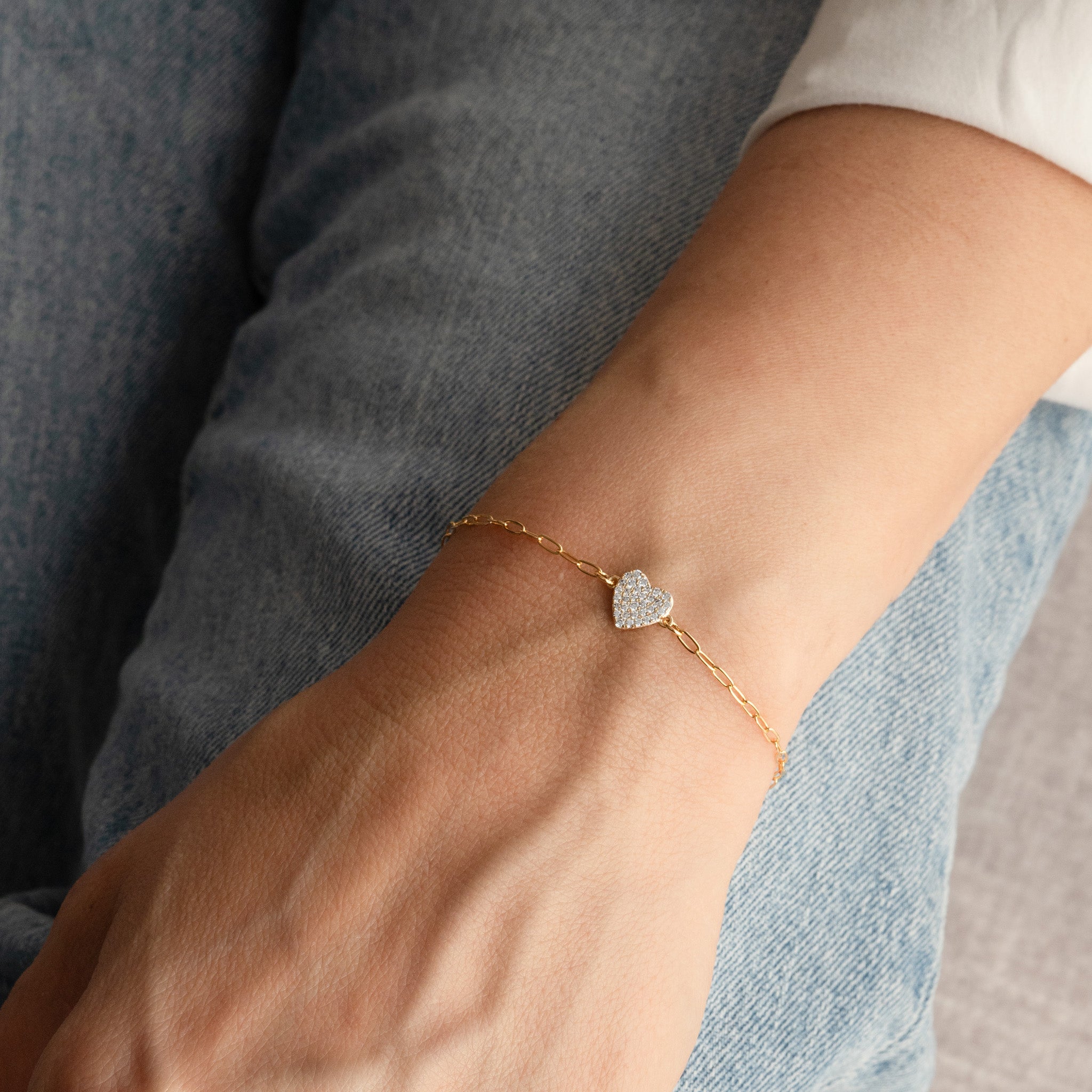 Pulseira em Prata Dourada com Zircônias - Coração