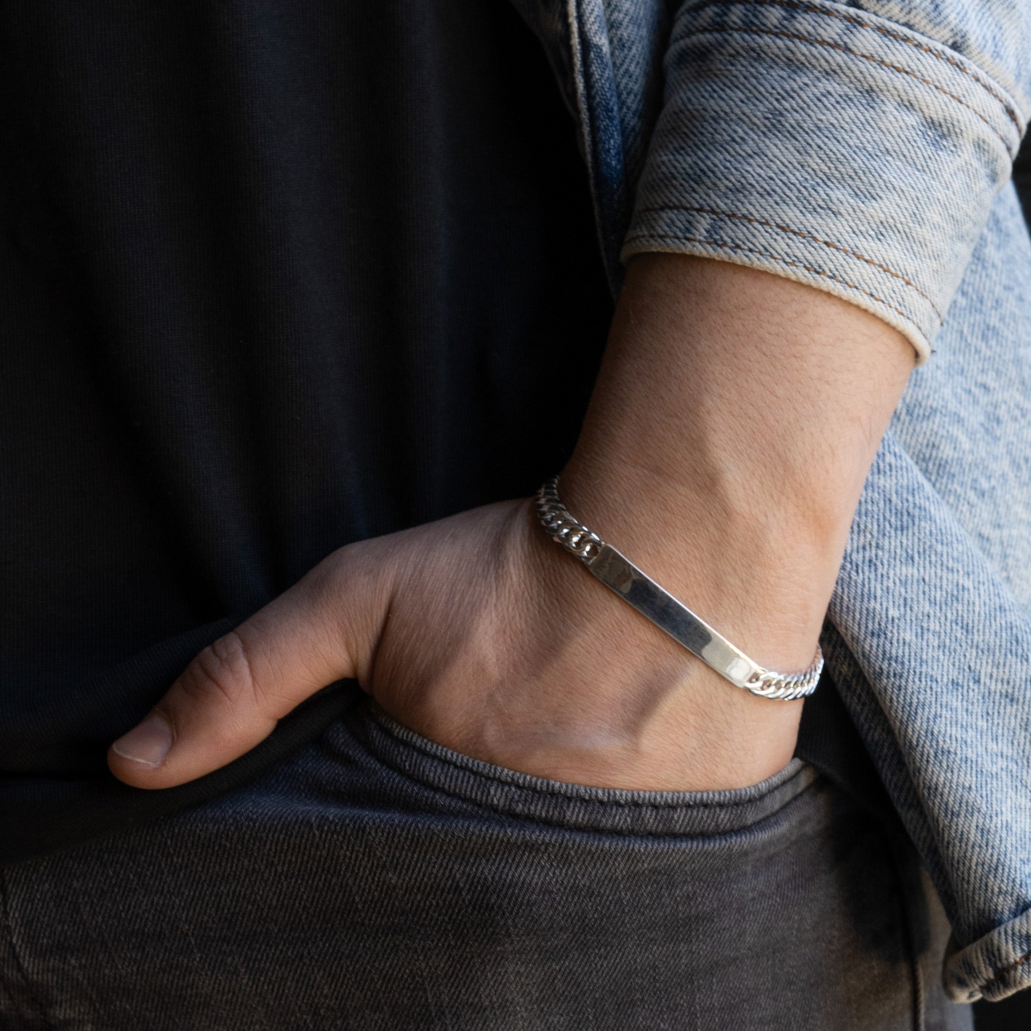 Pulseira Prata em Malha Barbela com Chapa