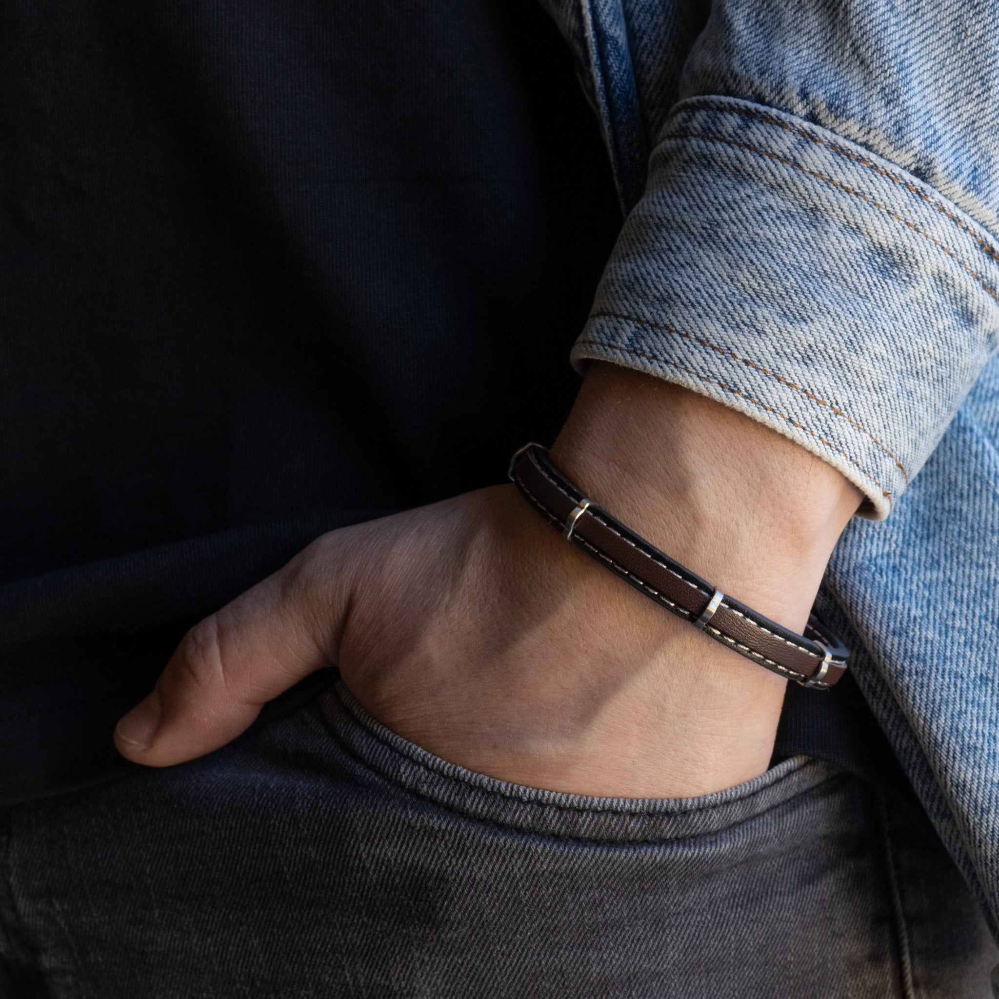 Pulseira de Aço e Couro