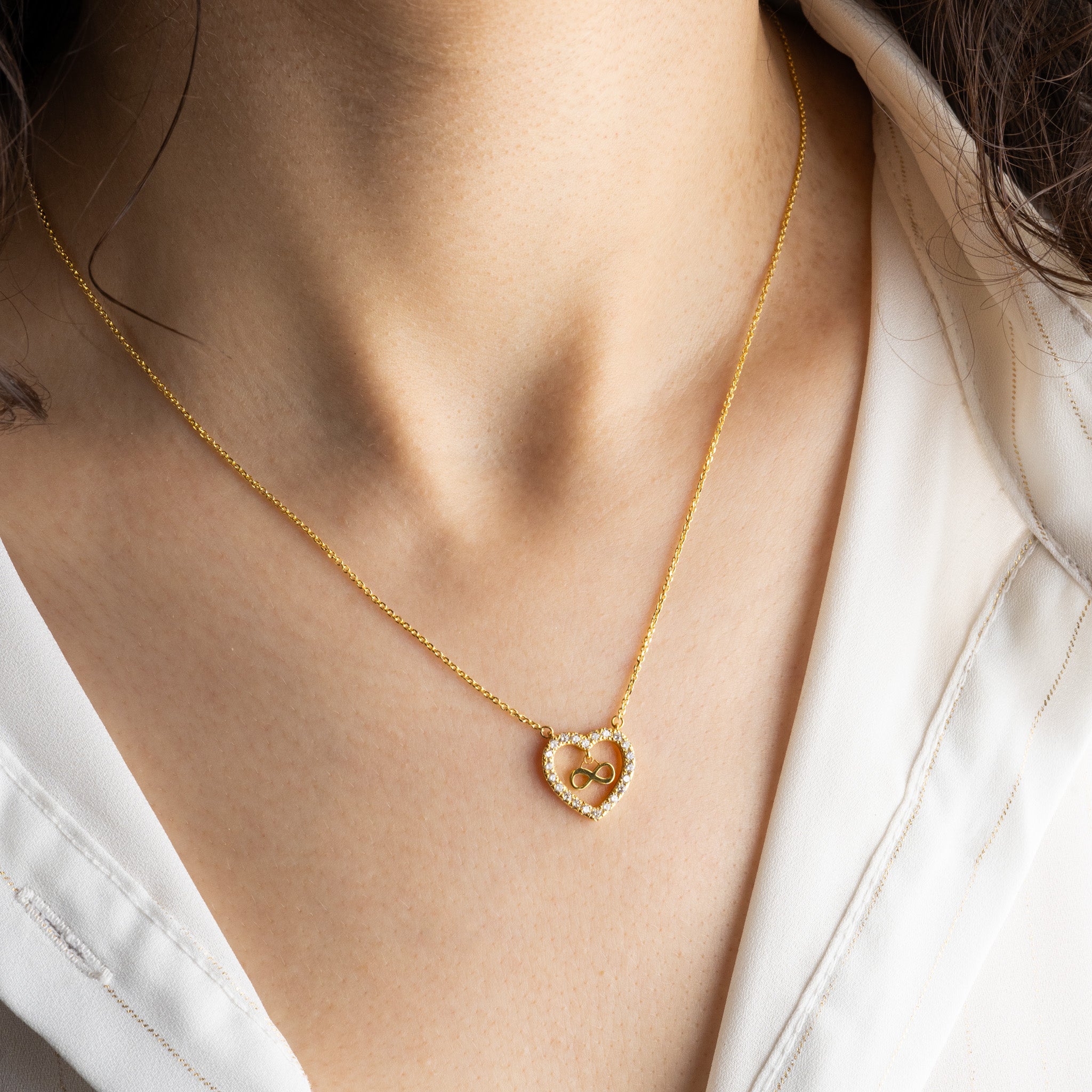 Colar Prata Dourada com Zircônias - Infinito