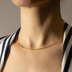 Colar Elegância Dourada - COLEÇÃO ESSÊNCIA