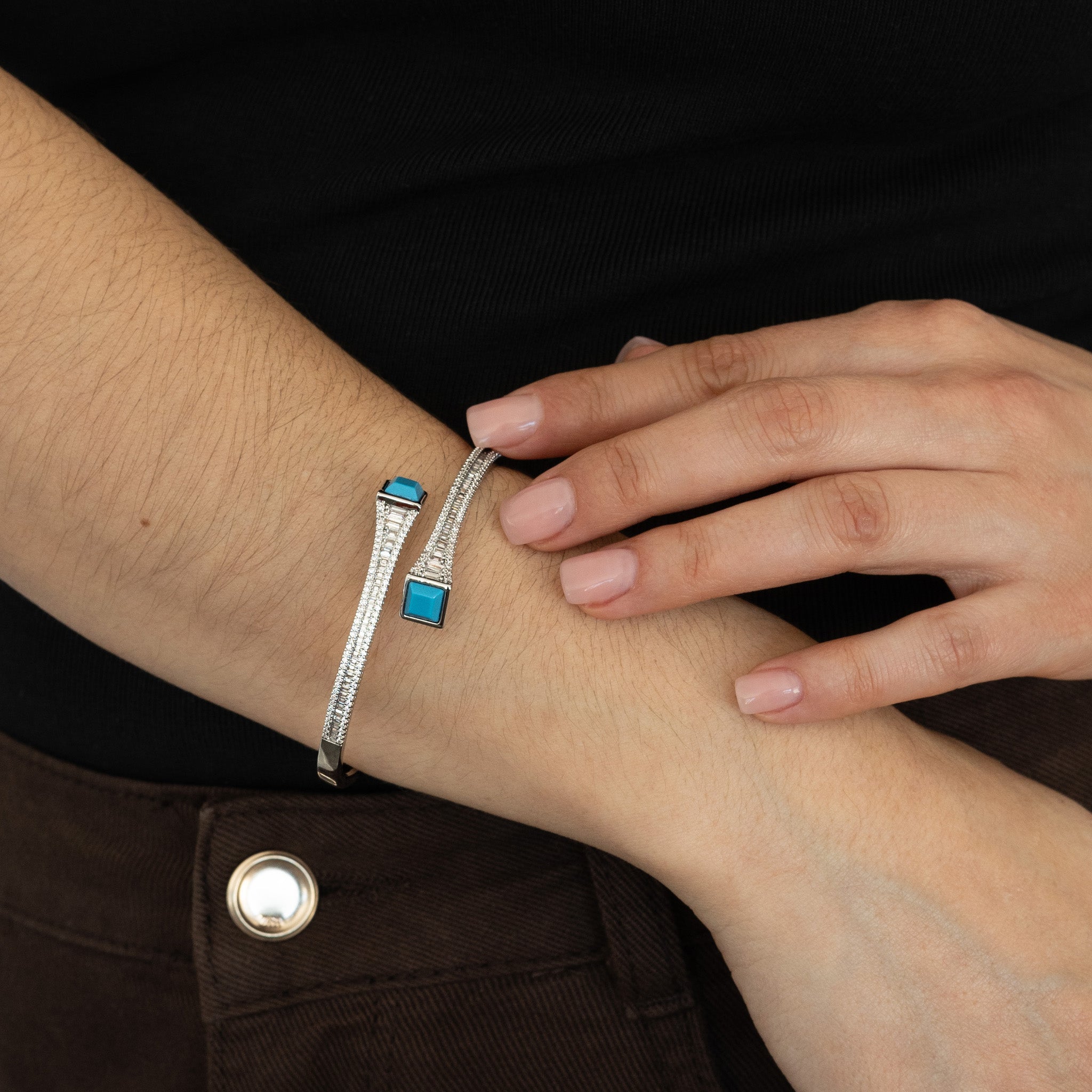 Escrava Latão com Zircônias - COLEÇÃO BRASS