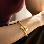 Escrava Latão Dourado com Zircônias - COLEÇÃO BRASS