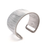 Escrava Elegante em Latão