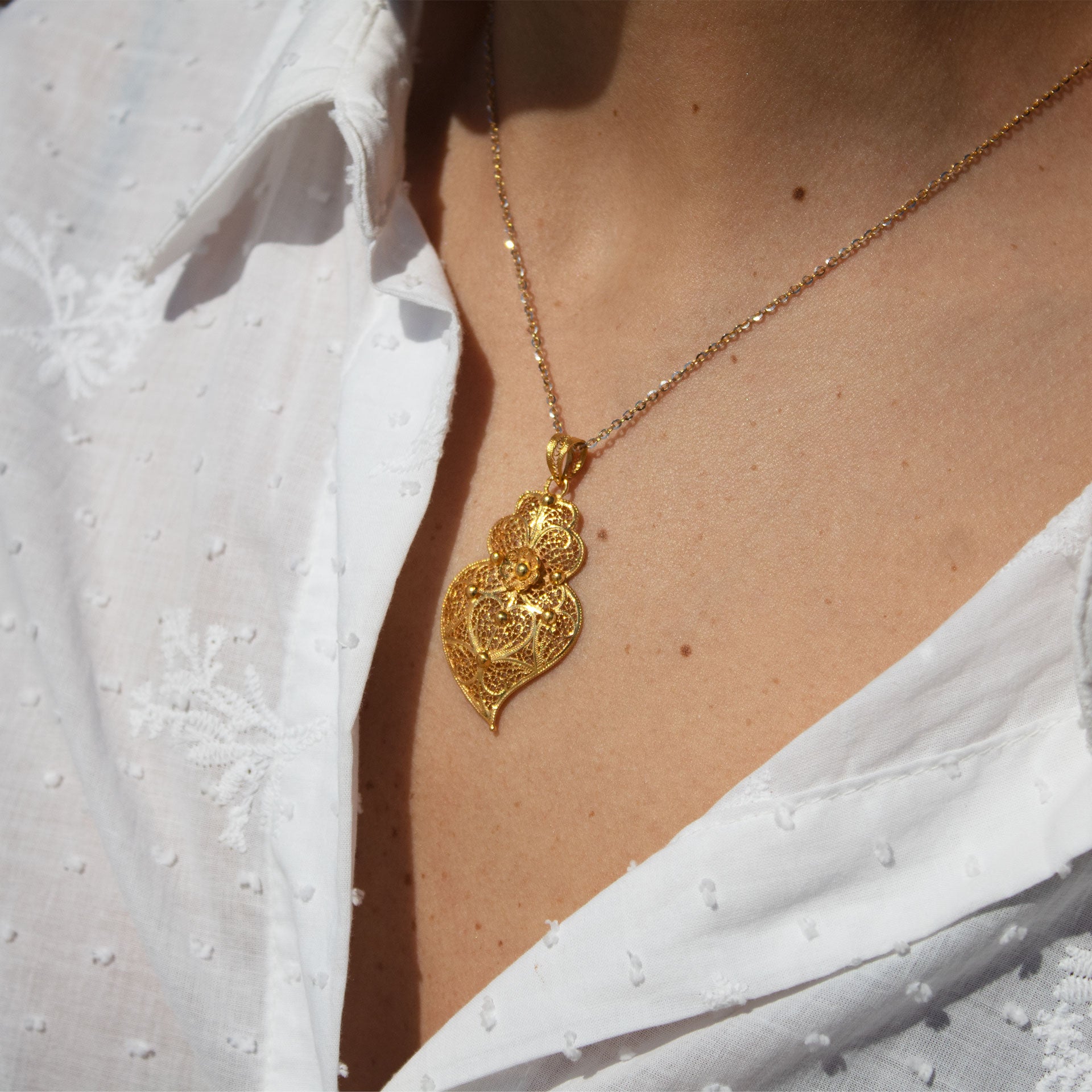 Medalha Ouro 19.2kts Filigrana - Coração de Viana