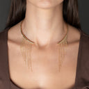 Colar Elegância Dourada - COLEÇÃO ESSÊNCIA